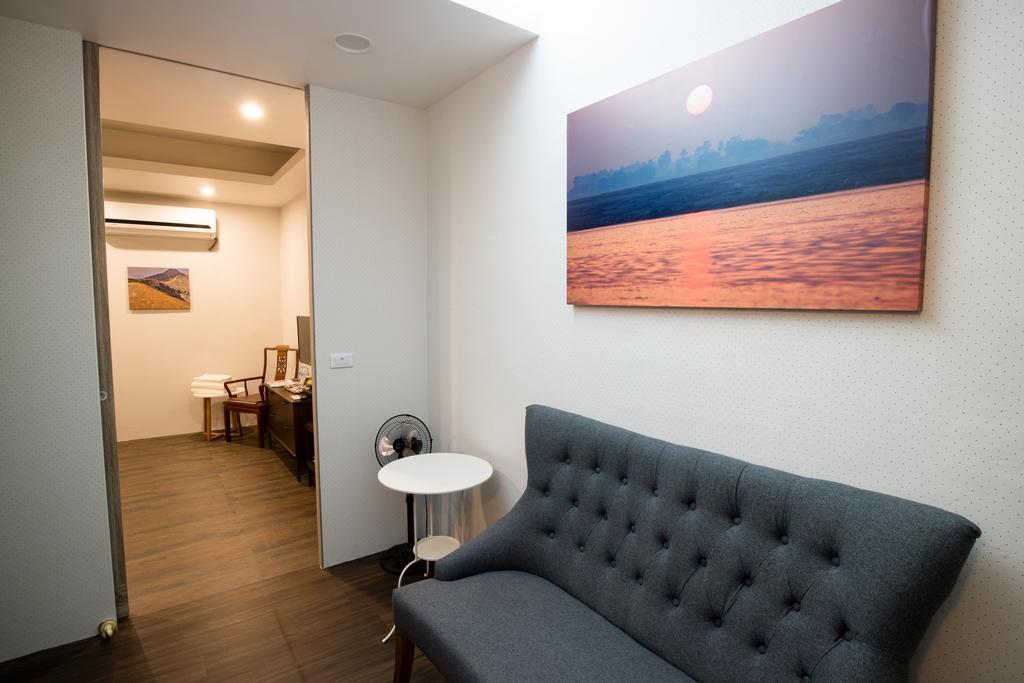 Cozy Cozy Hostel Тайнань Экстерьер фото