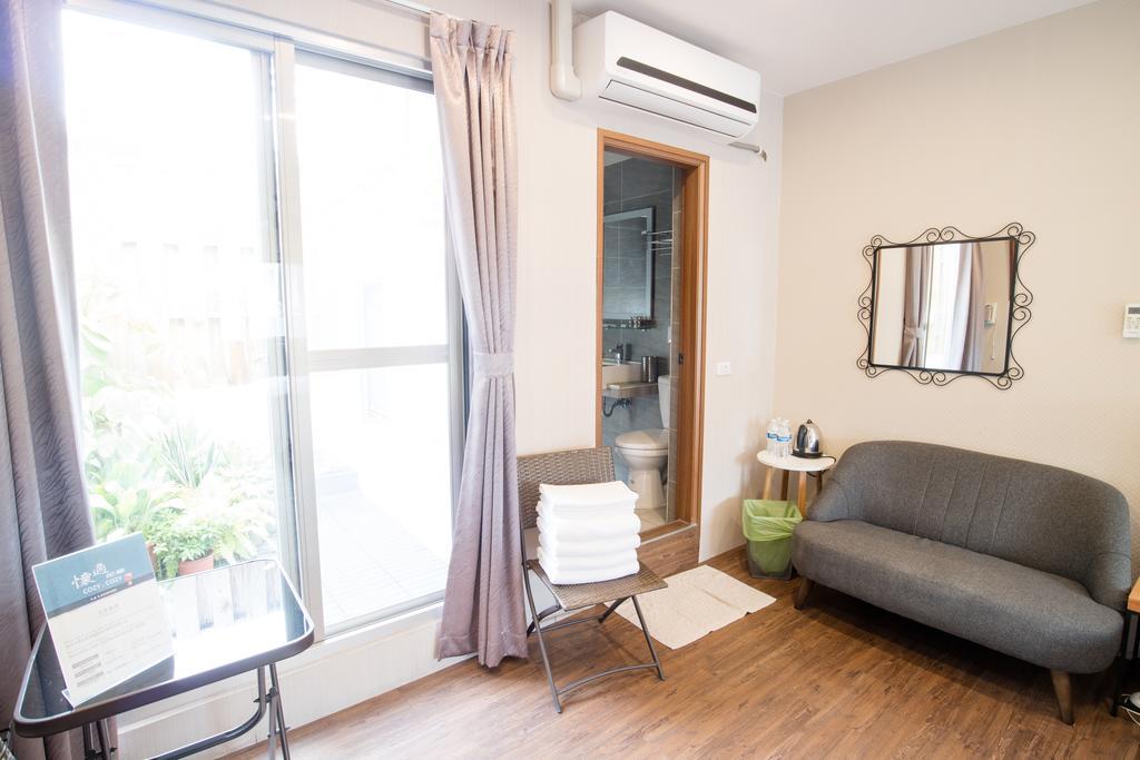 Cozy Cozy Hostel Тайнань Экстерьер фото